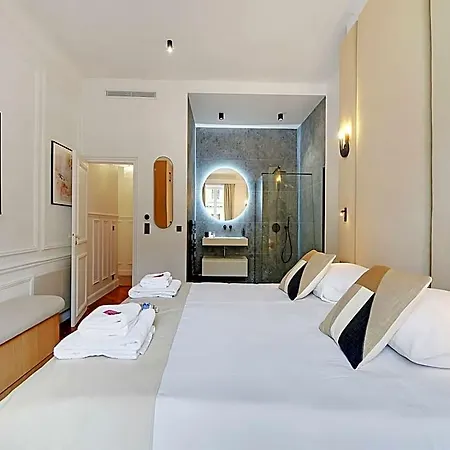 Szálloda Magnificent - 4br10p - Palais-royal